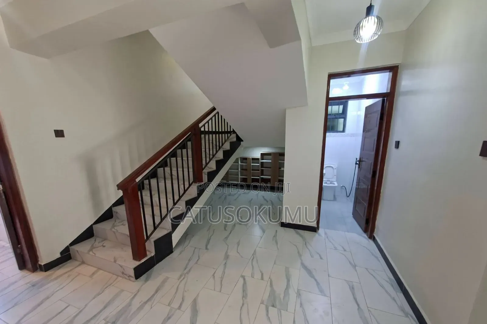 5bdrm Maisonette in Syokimu, Gateway Mall Area for rent