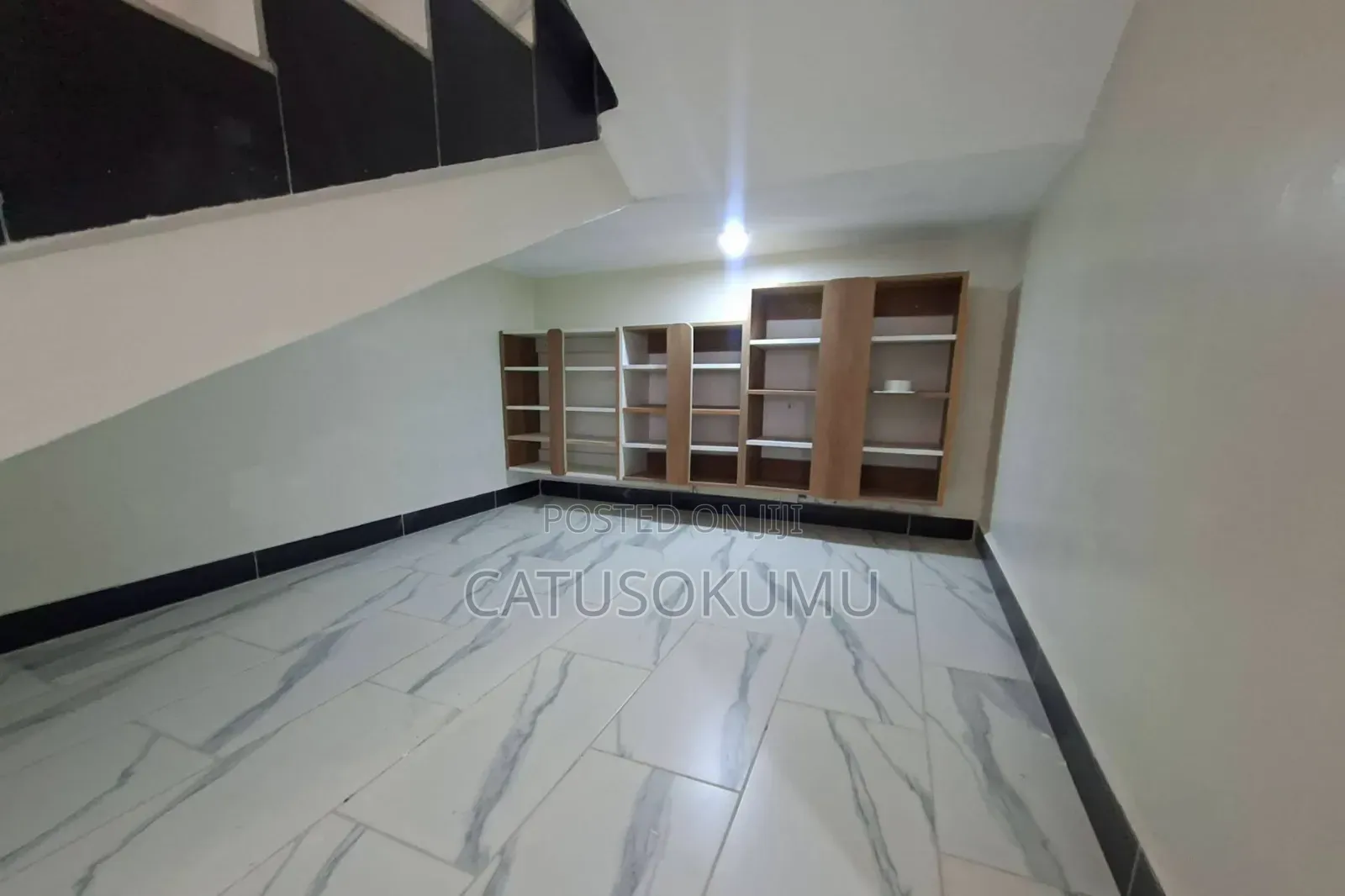 5bdrm Maisonette in Syokimu, Gateway Mall Area for rent