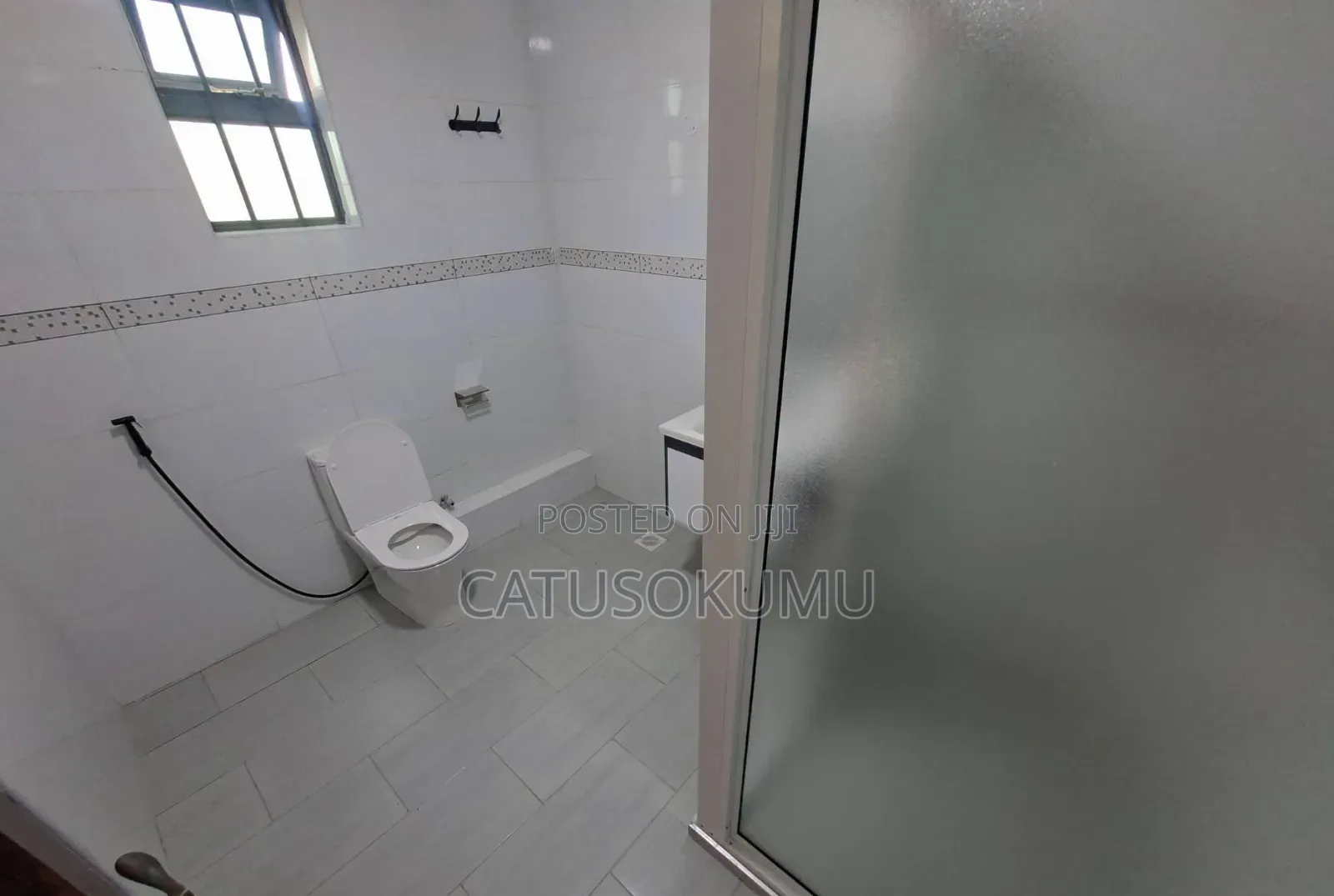 5bdrm Maisonette in Syokimu, Gateway Mall Area for rent