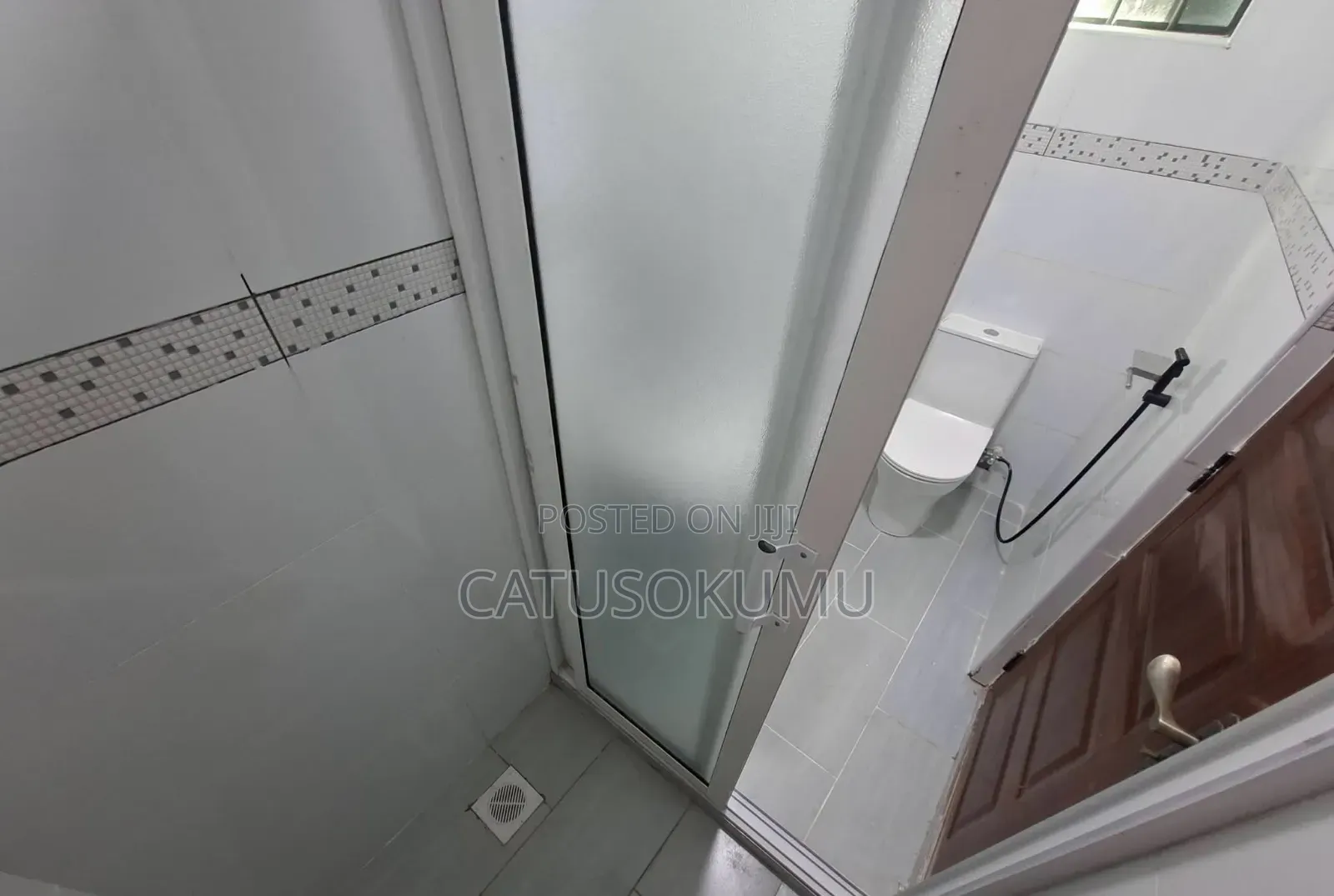 5bdrm Maisonette in Syokimu, Gateway Mall Area for rent