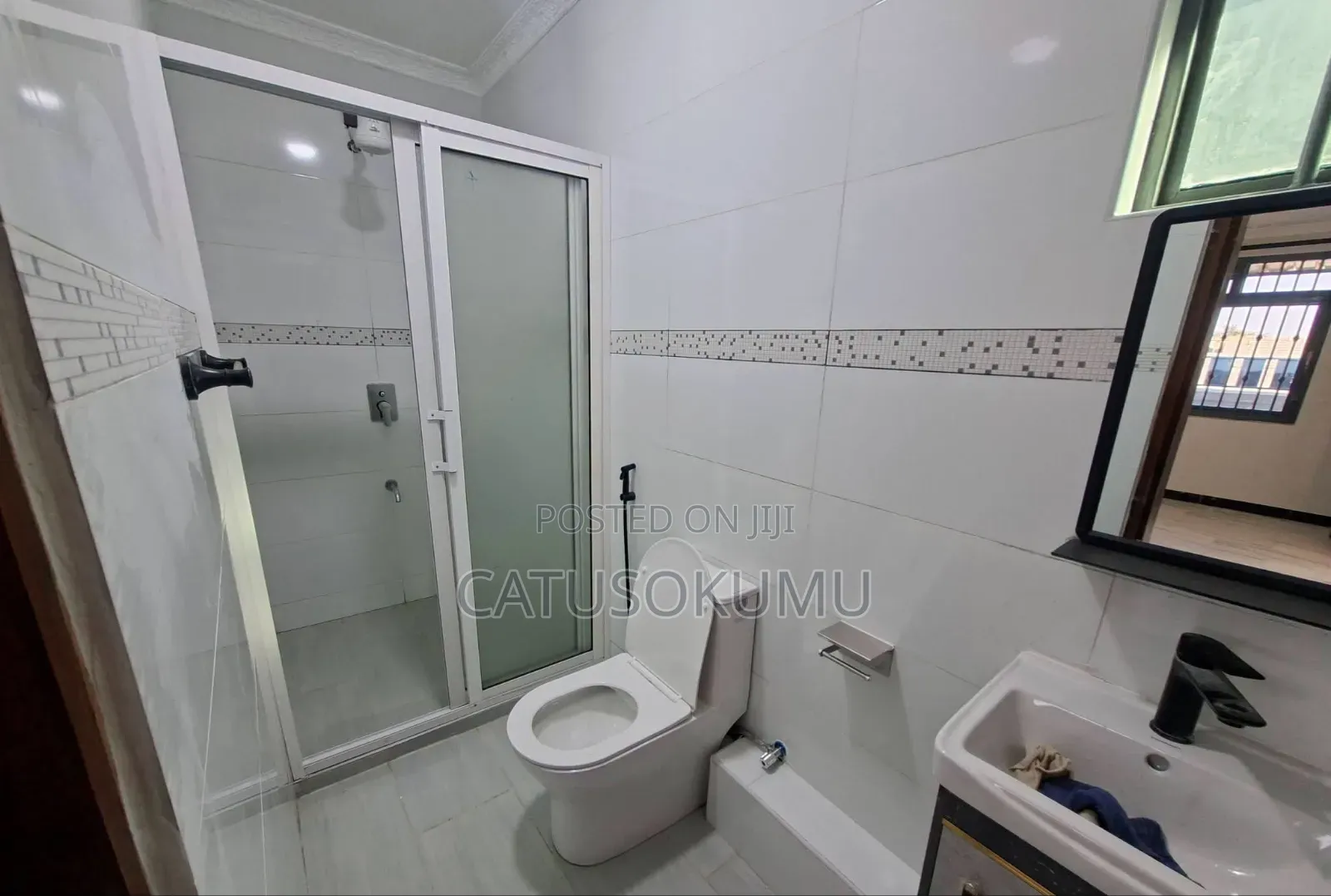 5bdrm Maisonette in Syokimu, Gateway Mall Area for rent