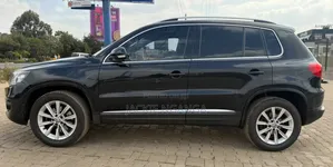 Volkswagen Tiguan 2012 Black