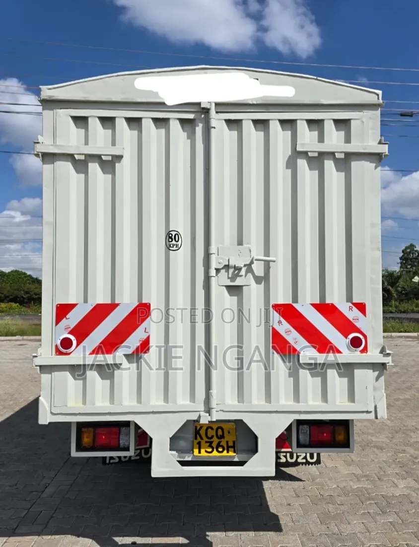 Isuzu NKR Local 2018 White