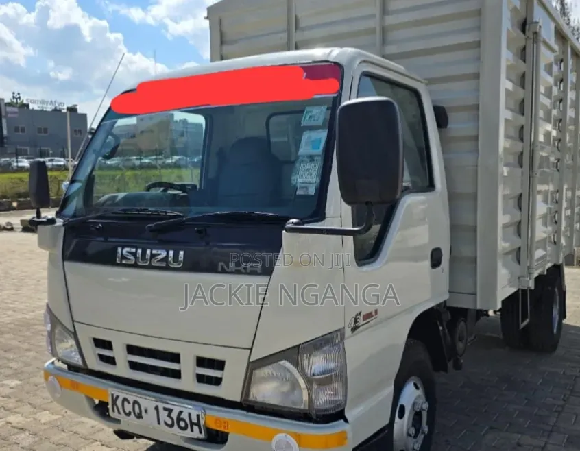 Isuzu NKR Local 2018 White