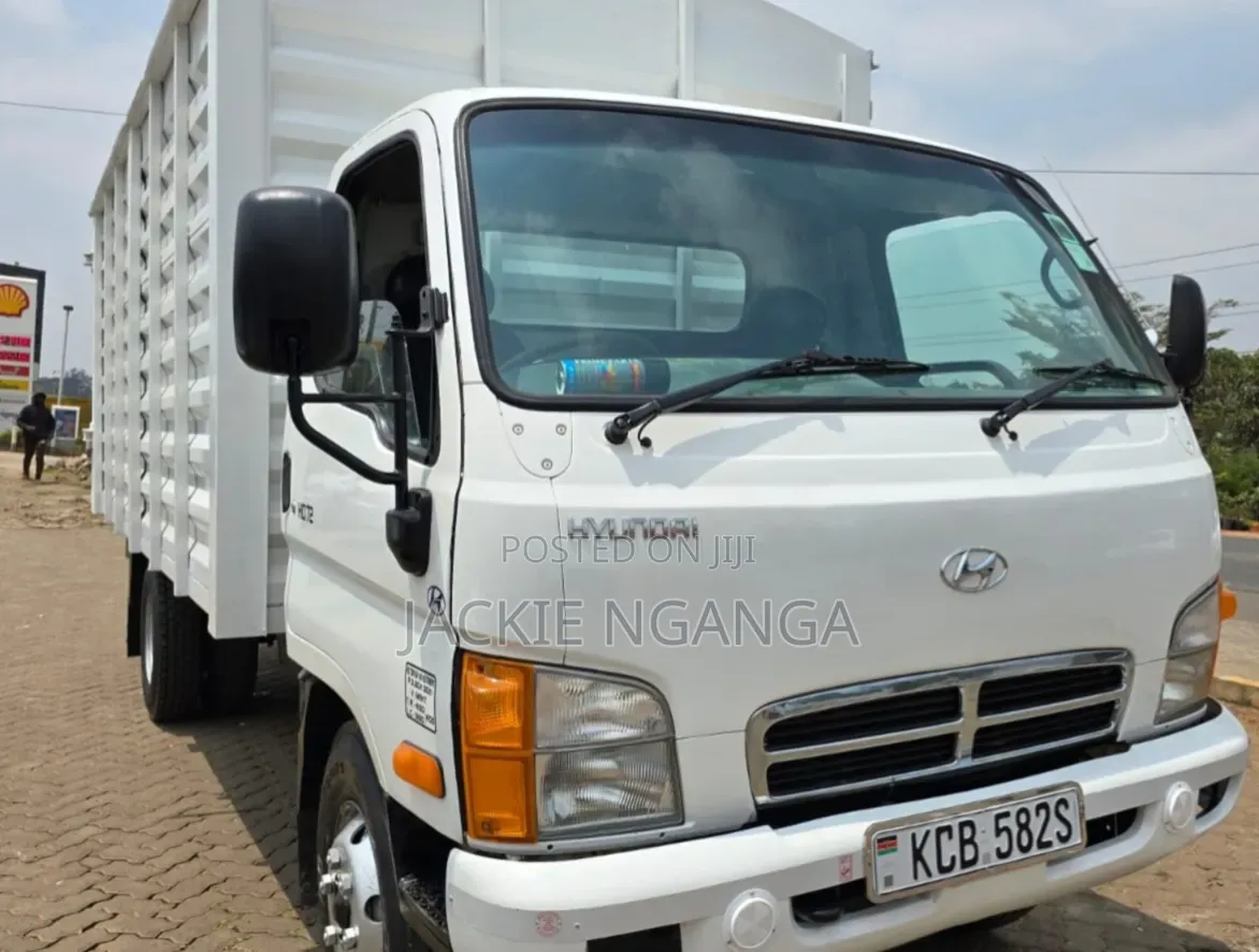 Hyundai Hd 72 2018 White