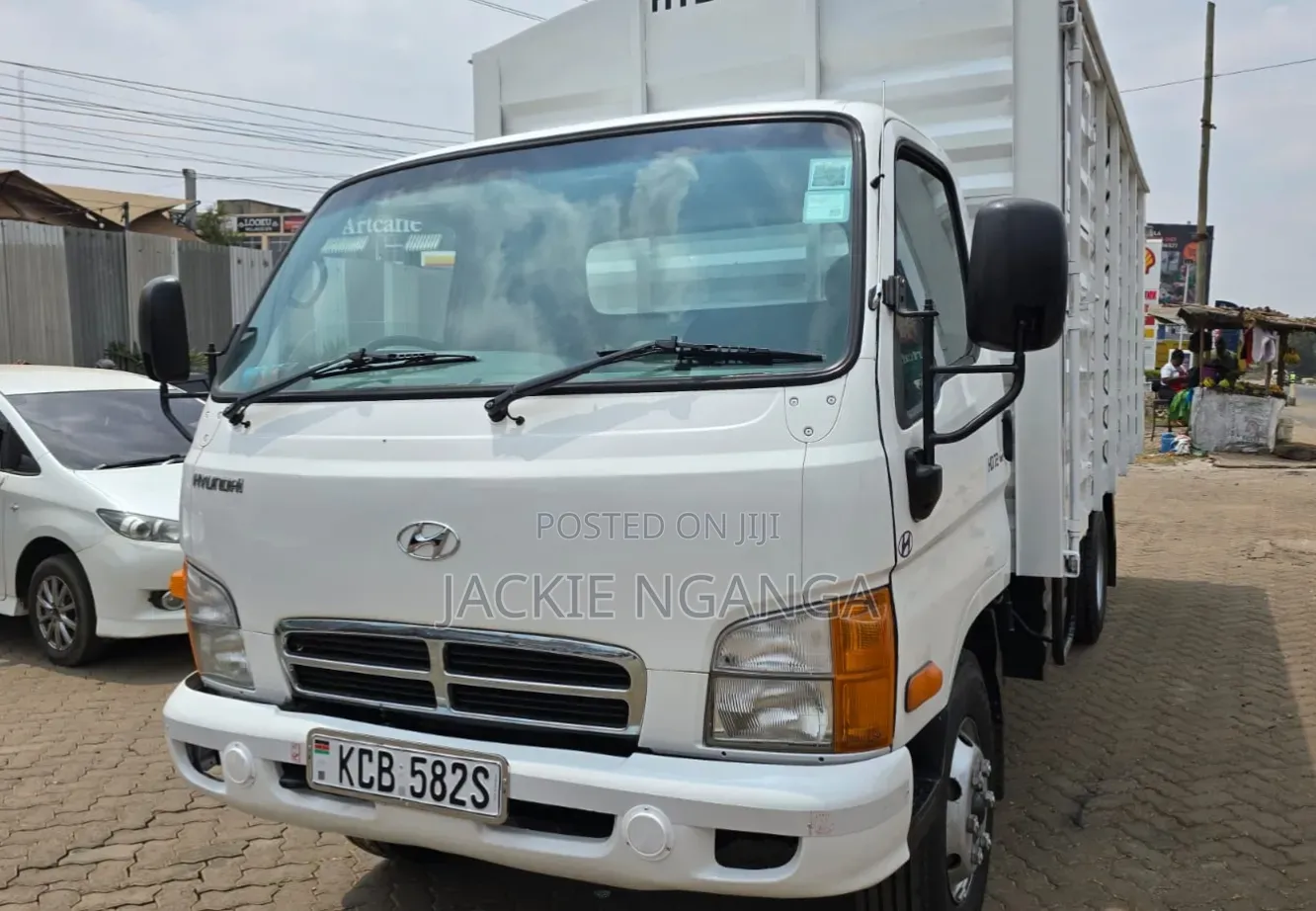 Hyundai Hd 72 2018 White