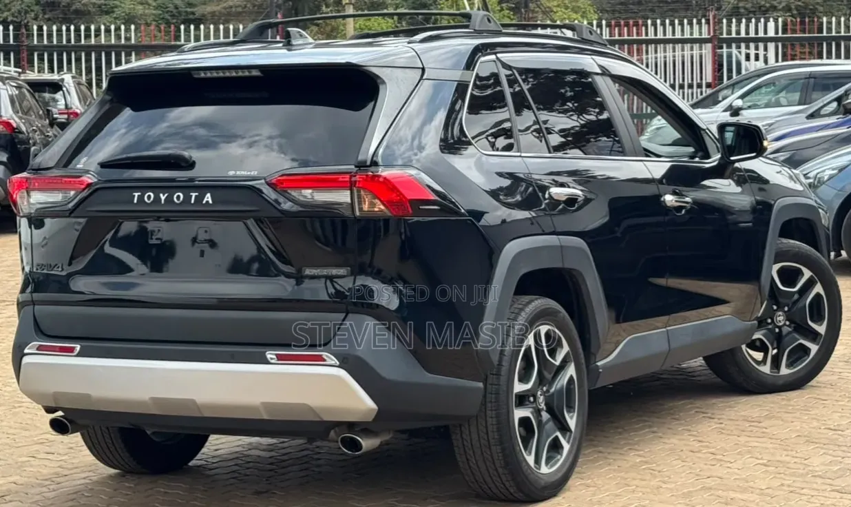 Toyota RAV4 2021 Black