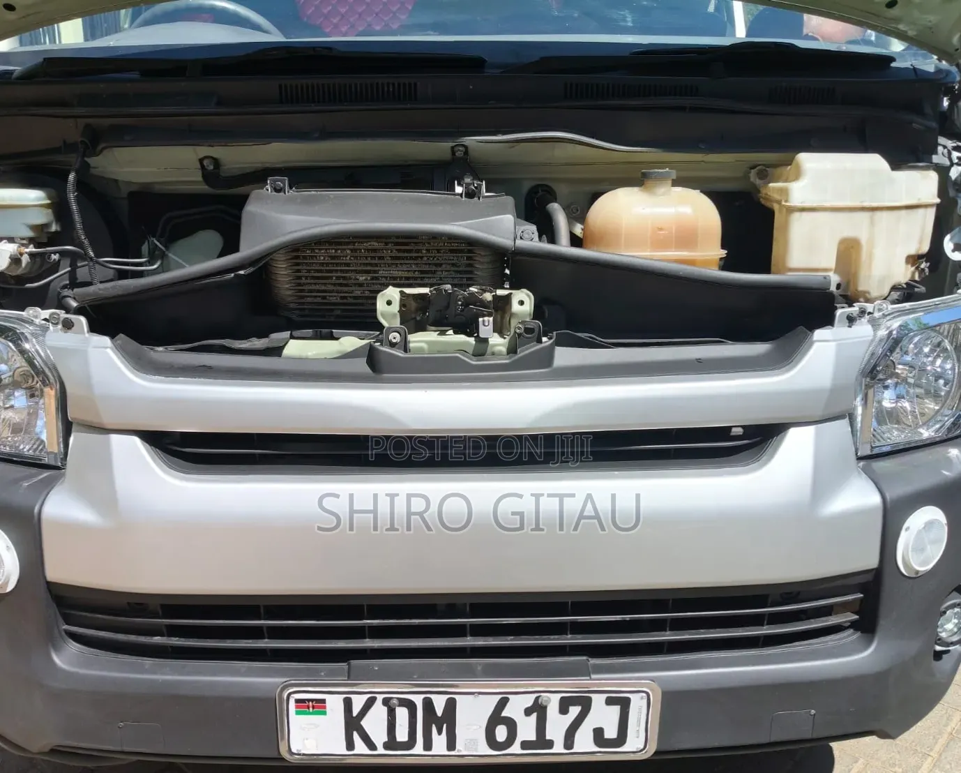 Toyota HiAce 2017 White