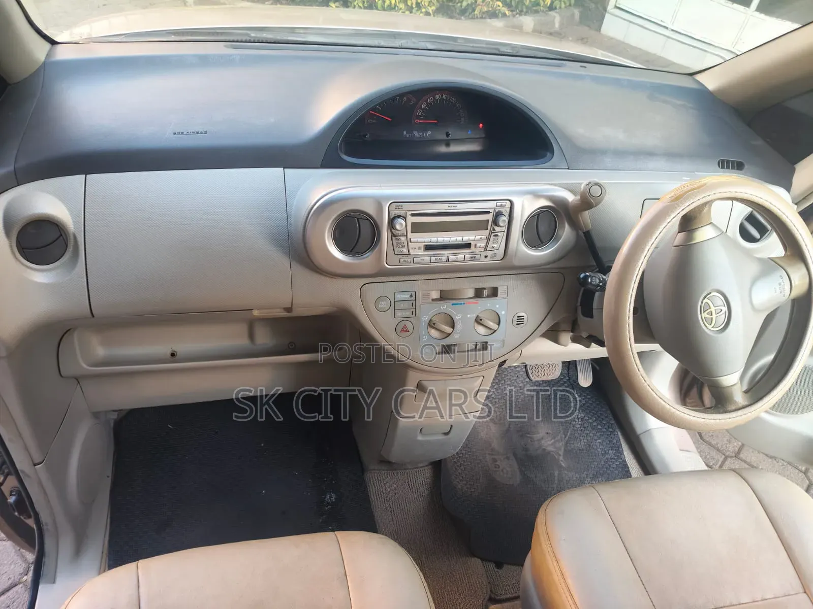 Toyota Porte 2009 Beige