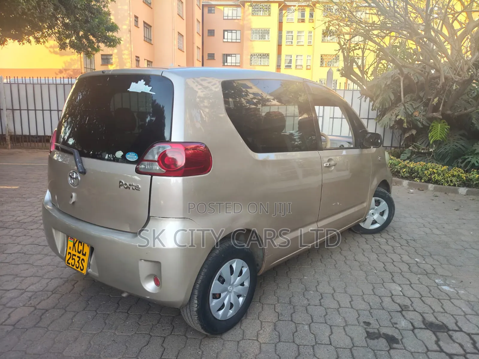 Toyota Porte 2009 Beige