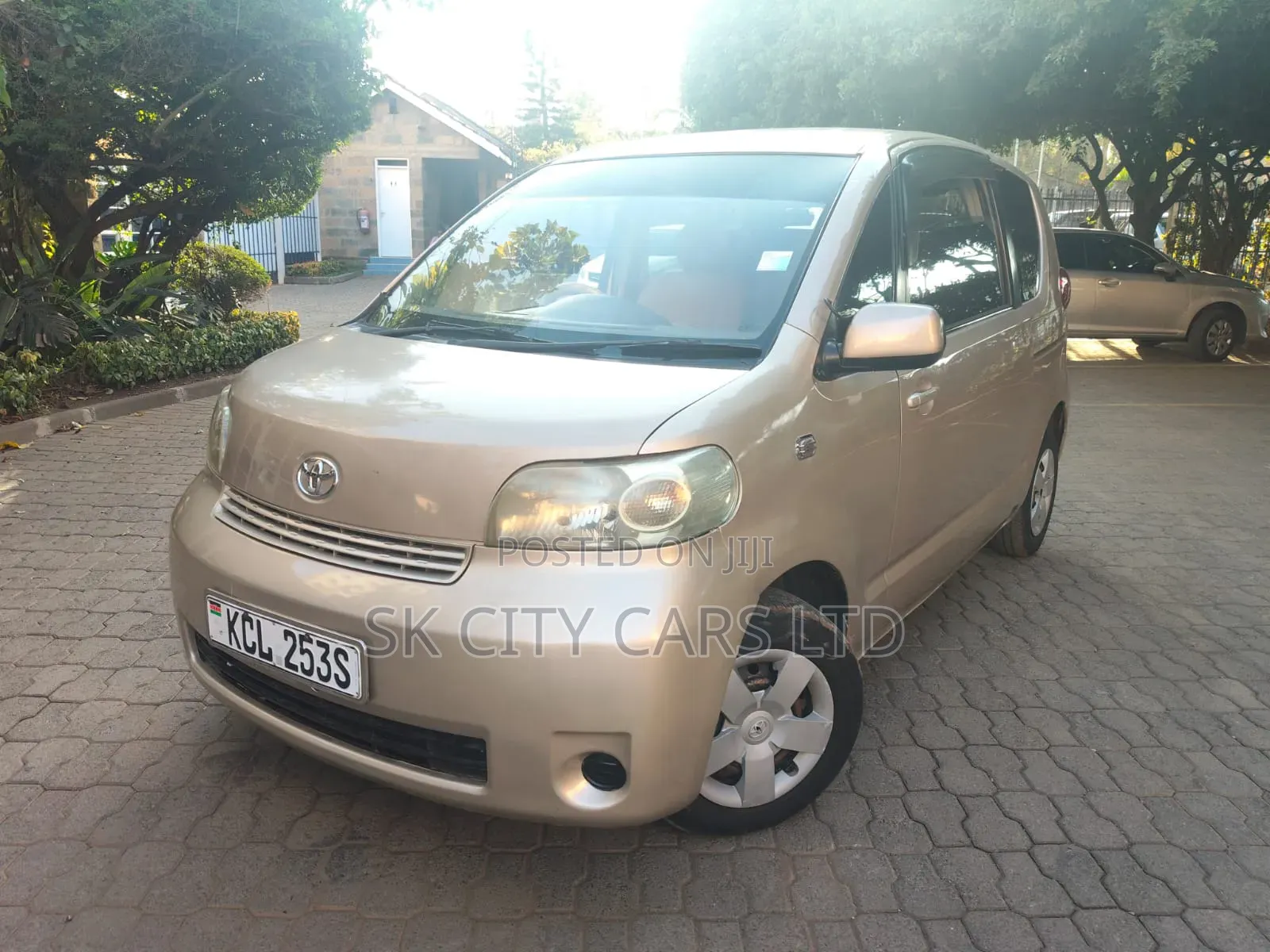 Toyota Porte 2009 Beige