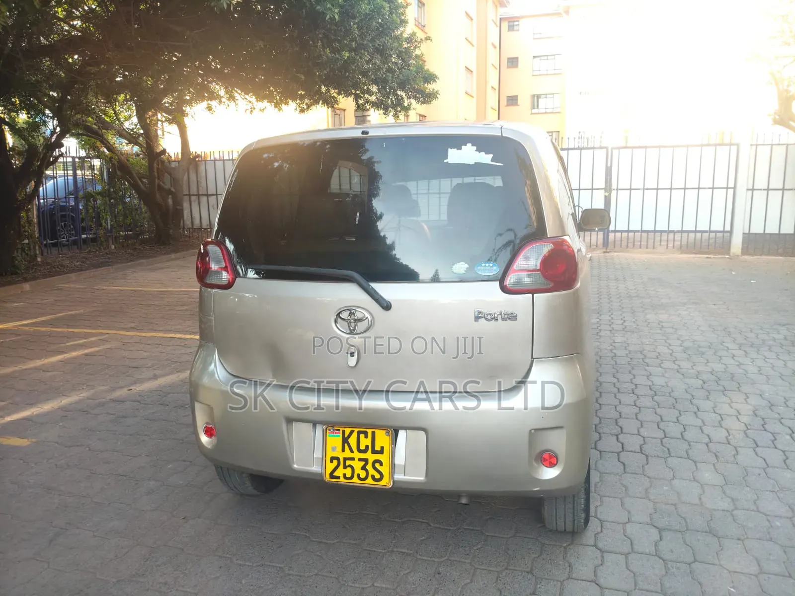 Toyota Porte 2009 Beige