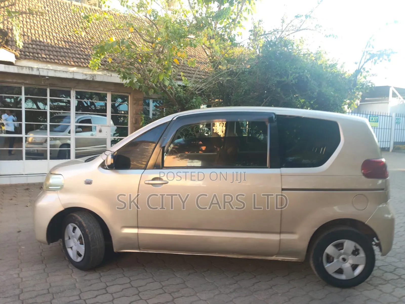 Toyota Porte 2009 Beige