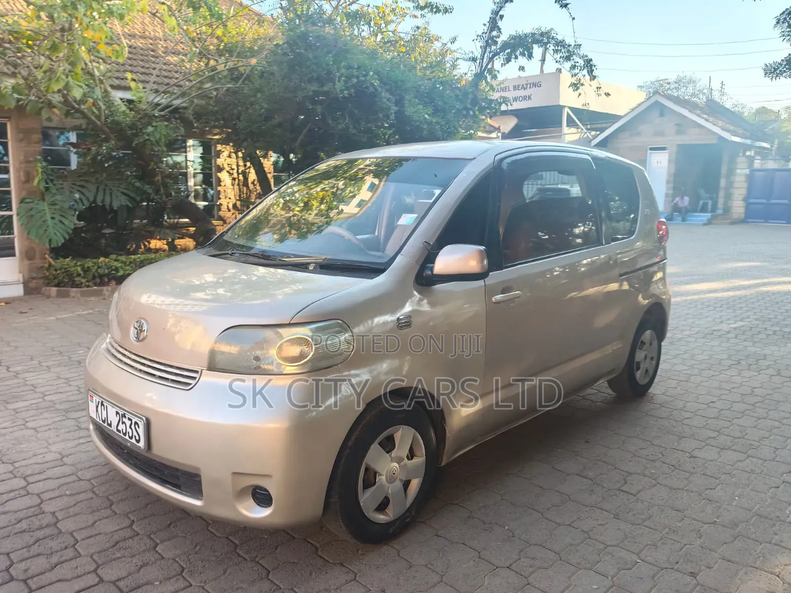 Toyota Porte 2009 Beige