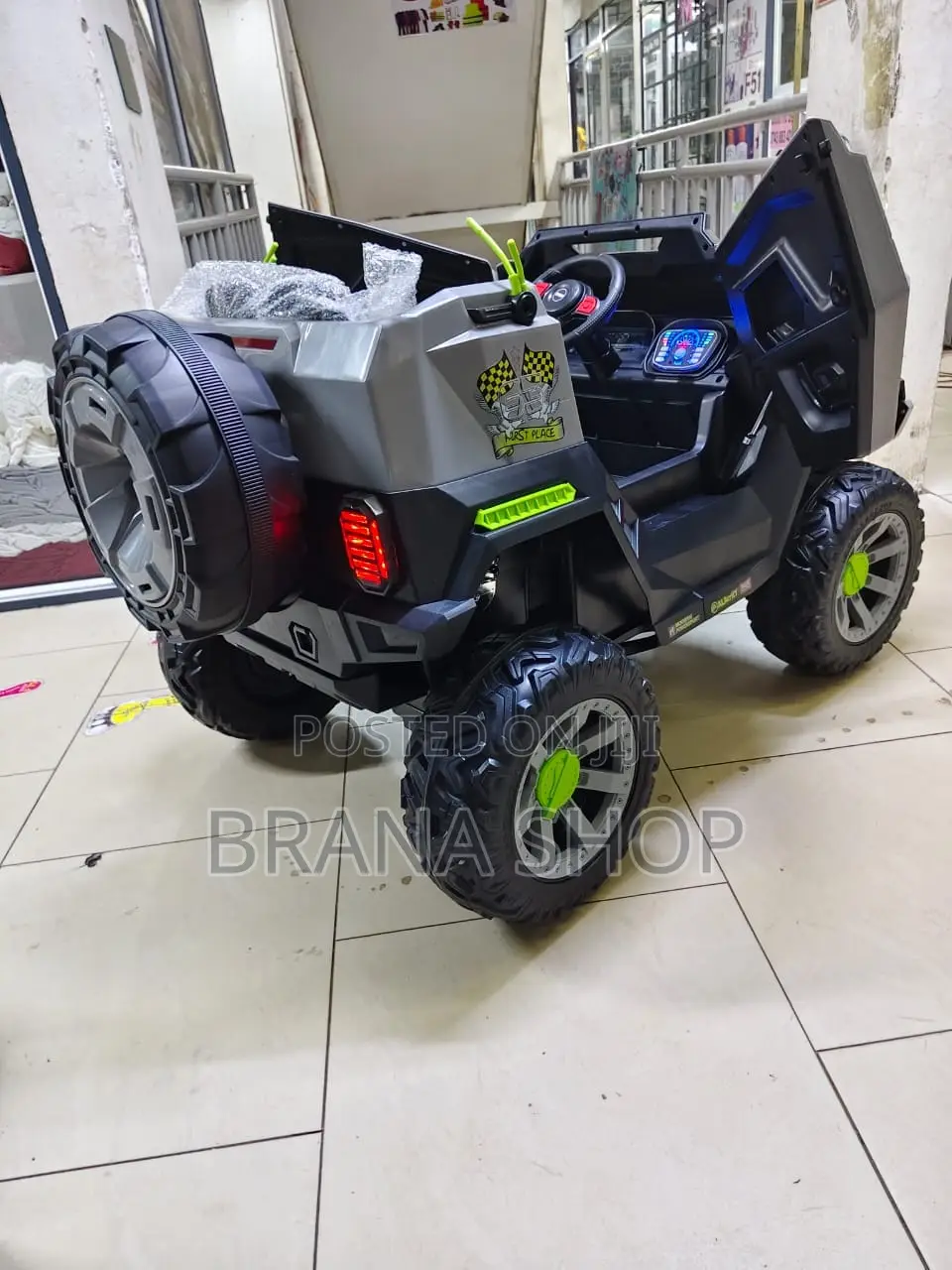 Wishmaster 2188 4x4 Heavy Duty Kids Ride-on Jeep.