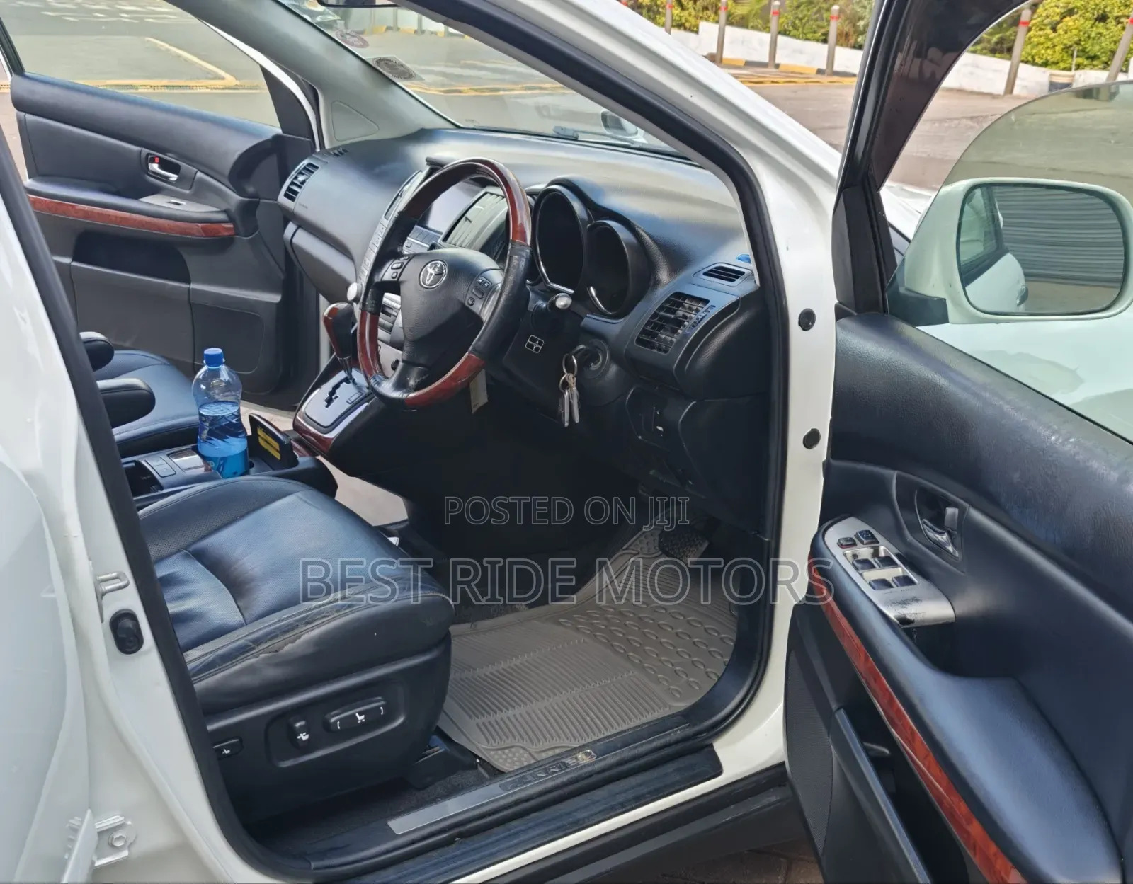 Toyota Harrier 2.4 2010 White