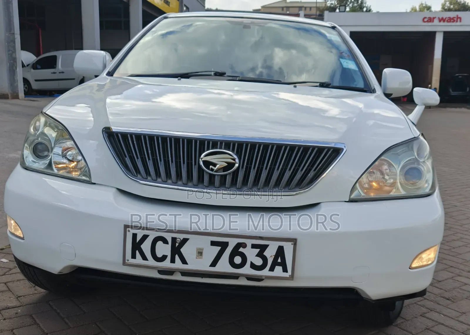 Toyota Harrier 2.4 2010 White