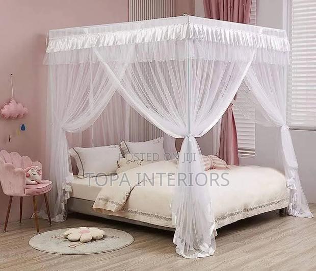Lightweight Meshed Mosquito Nets With Four Stands