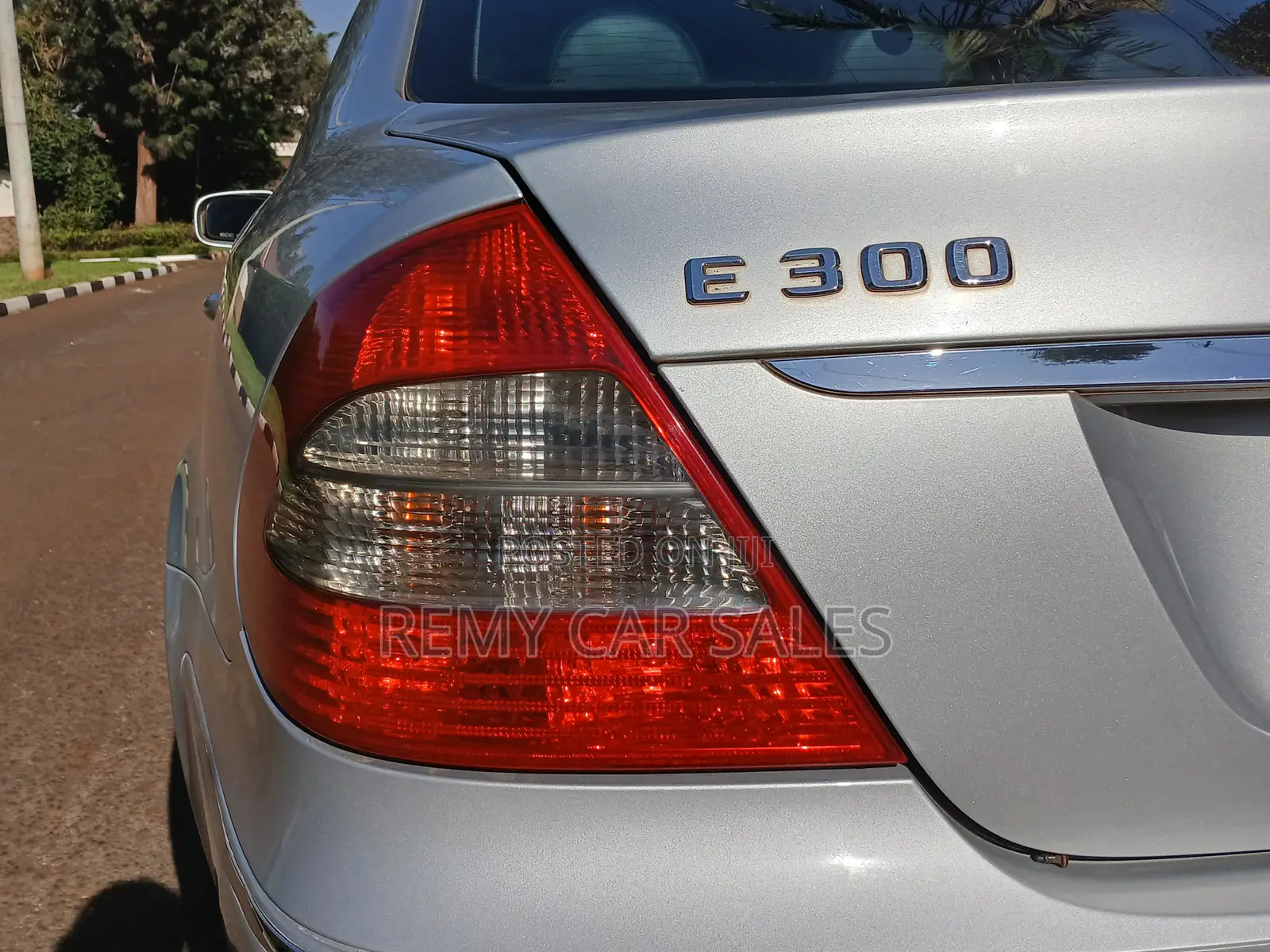 Mercedes-Benz E250 2009 Silver