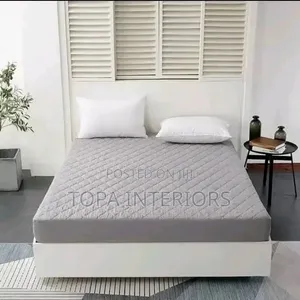 Fitted Bedsheet Quilted Waterproof Mattress Protector