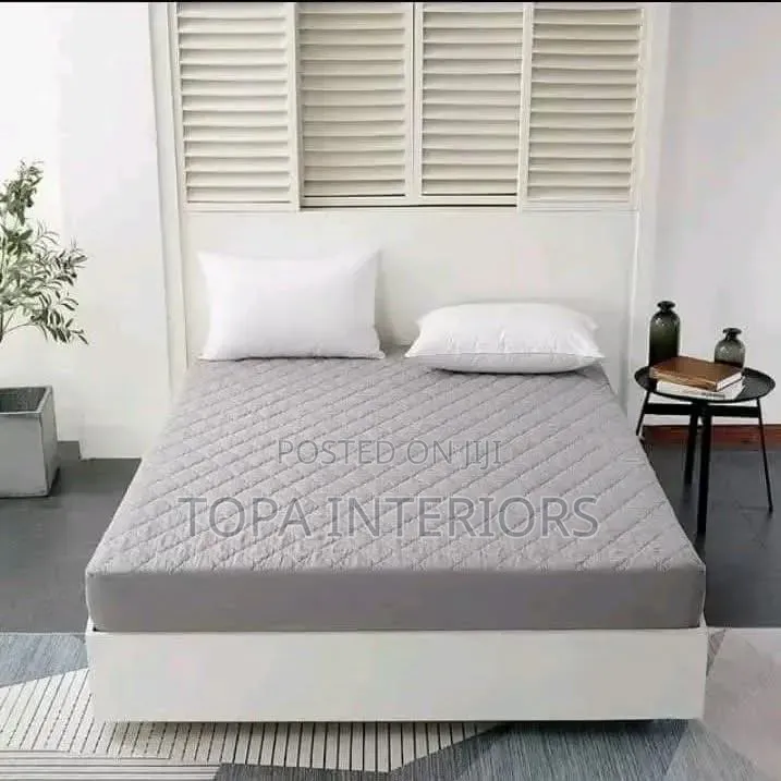 Fitted Bedsheet Quilted Waterproof Mattress Protector