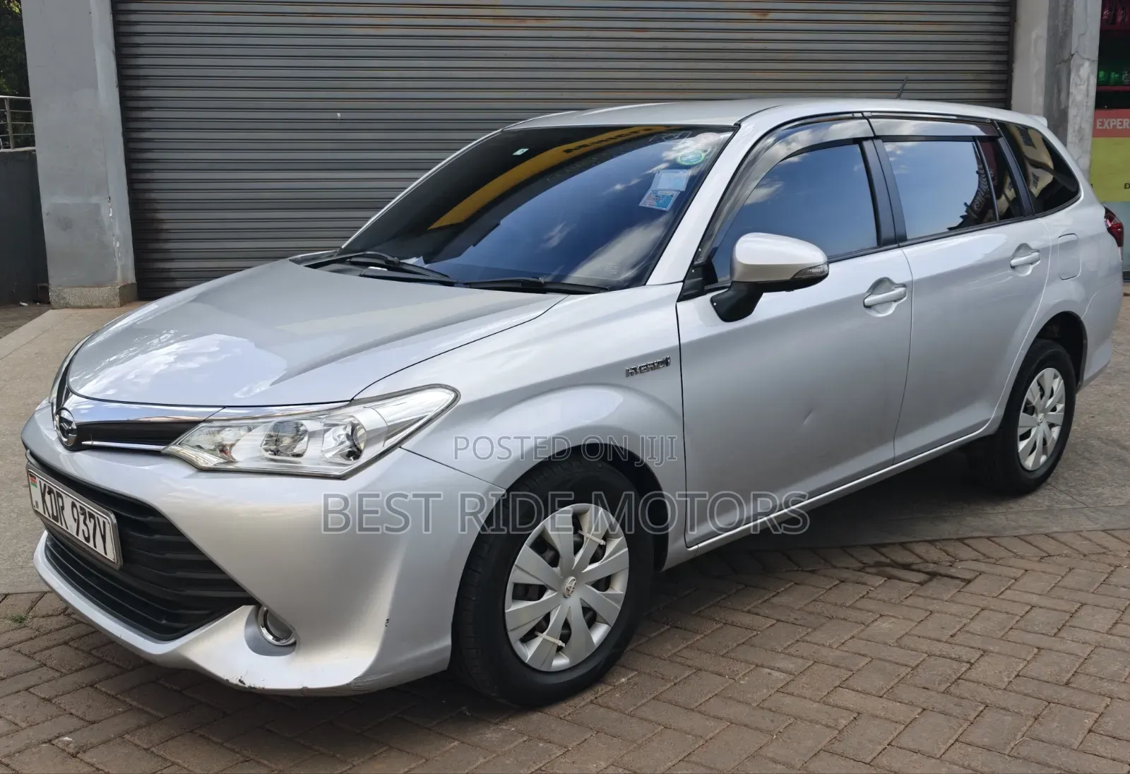 Toyota Corolla Fielder 1.5 Hybrid FWD 2017 Silver