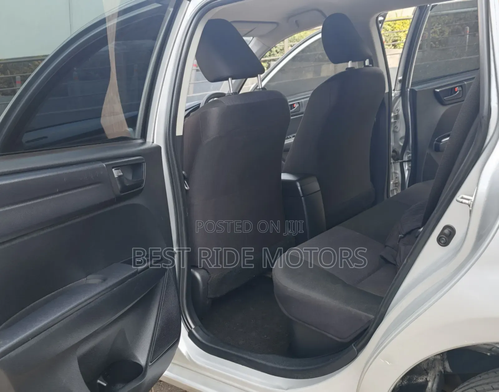 Toyota Corolla Fielder 1.5 Hybrid FWD 2017 Silver