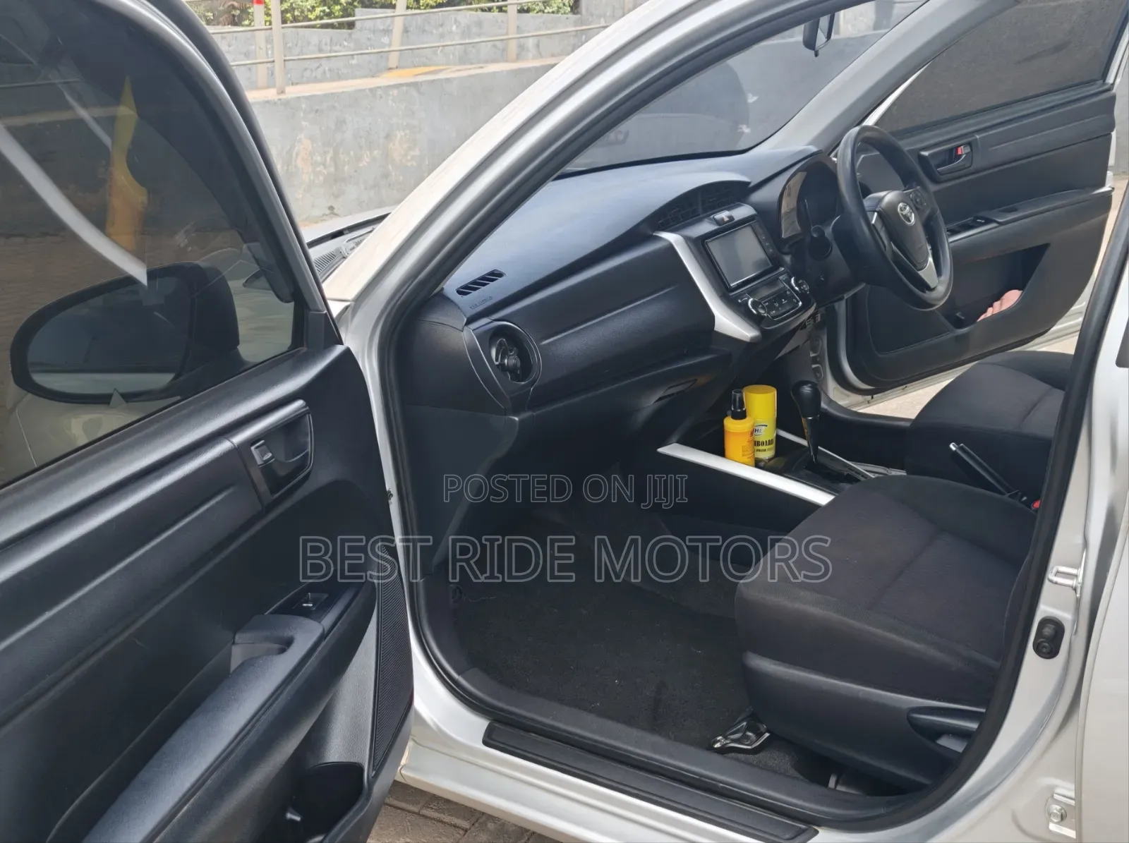 Toyota Corolla Fielder 1.5 Hybrid FWD 2017 Silver