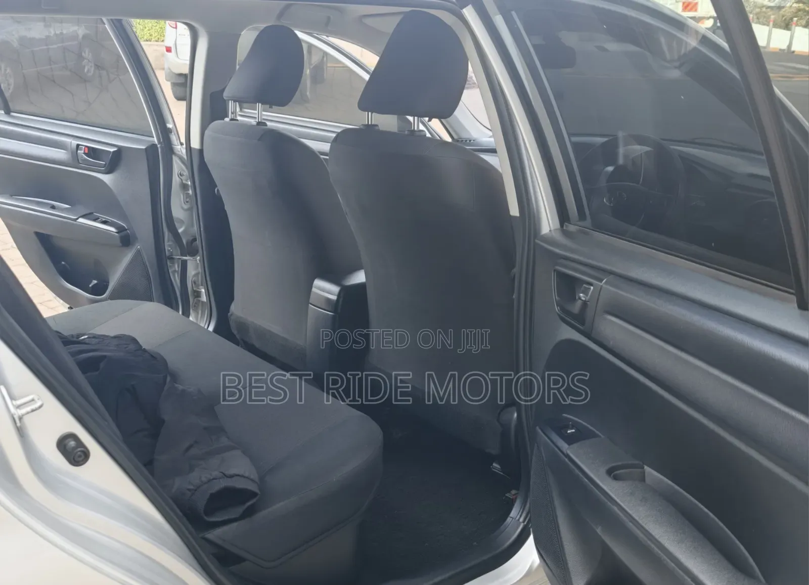 Toyota Corolla Fielder 1.5 Hybrid FWD 2017 Silver