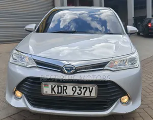 Toyota Corolla Fielder 1.5 Hybrid FWD 2017 Silver