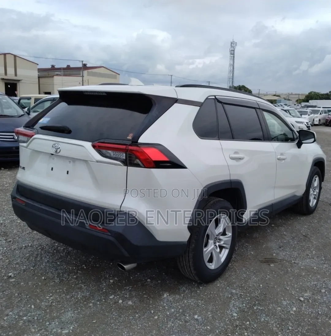 Toyota RAV4 2019 White