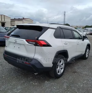 Toyota RAV4 2019 White