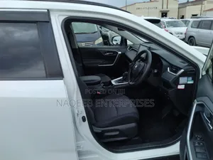 Toyota RAV4 2019 White