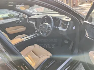 Volvo XC60 2019 Brown