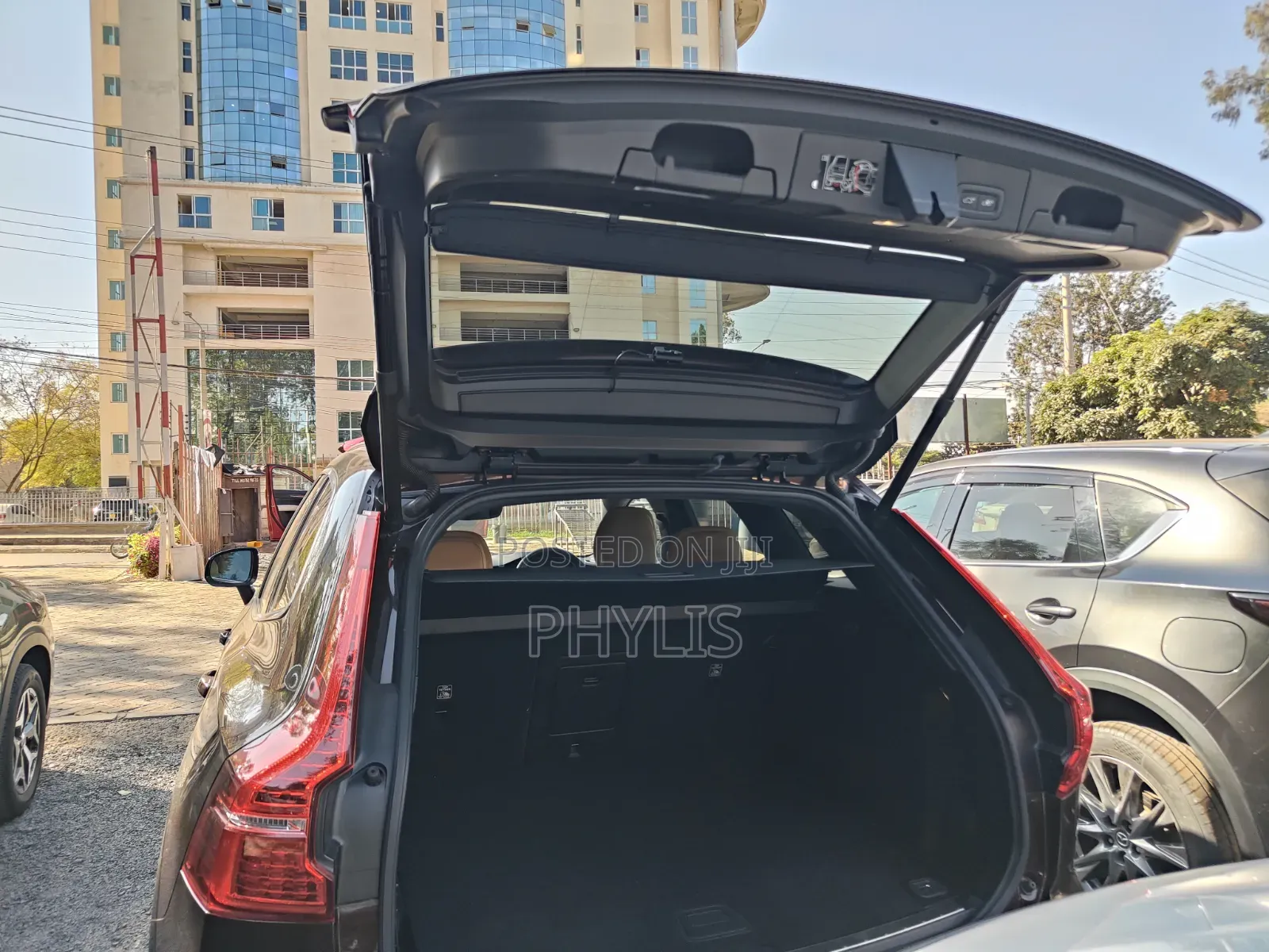 Volvo XC60 2019 Brown