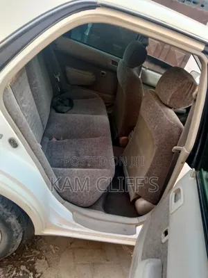 Toyota Corolla 1999 White