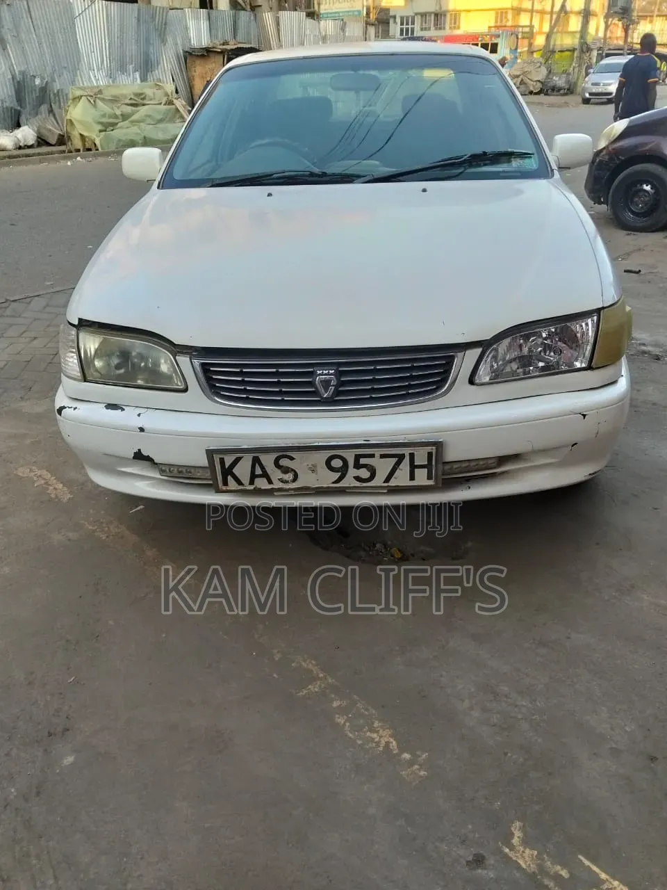 Toyota Corolla 1999 White