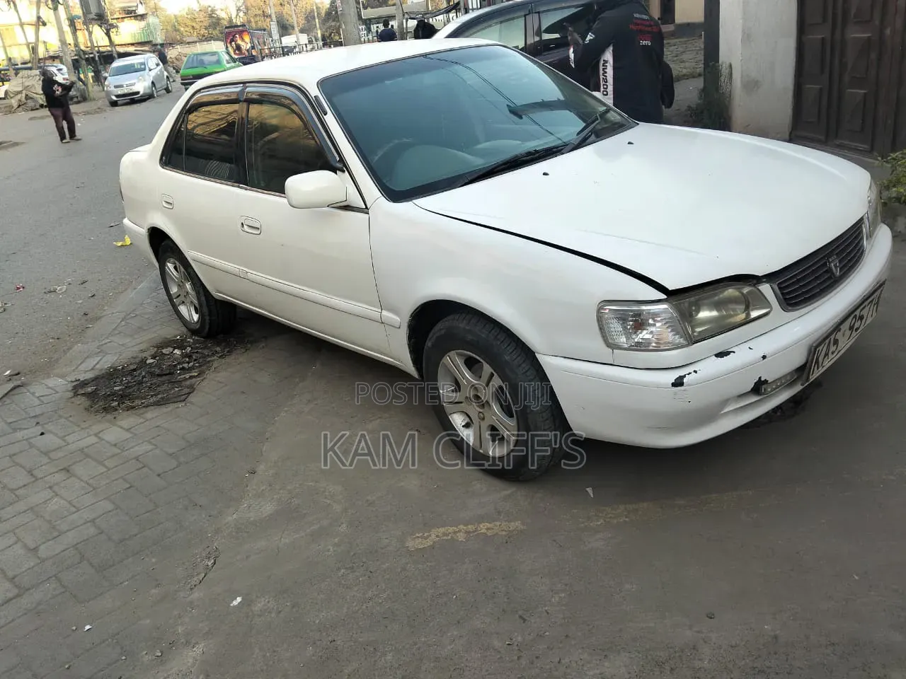 Toyota Corolla 1999 White