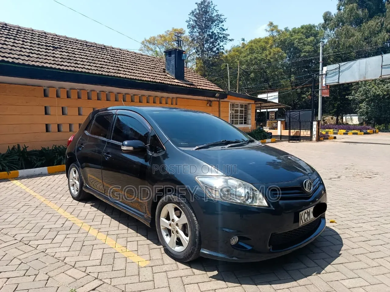 Toyota Auris 2010 Black
