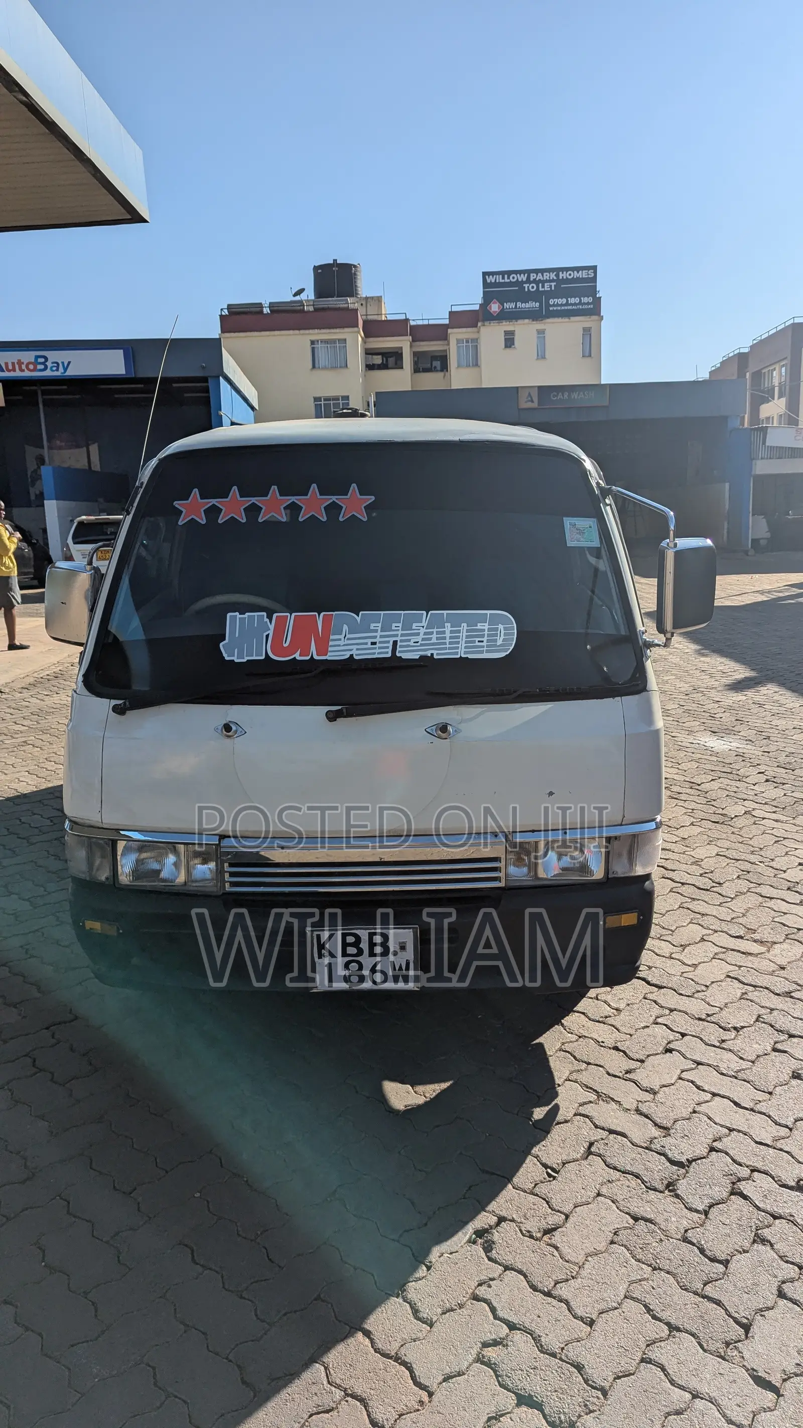 Nissan Caravan (Urvan) 2000 White