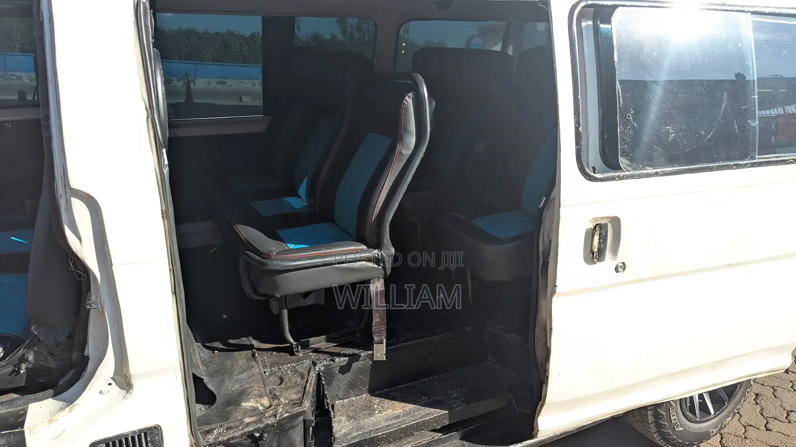 Nissan Caravan (Urvan) 2000 White