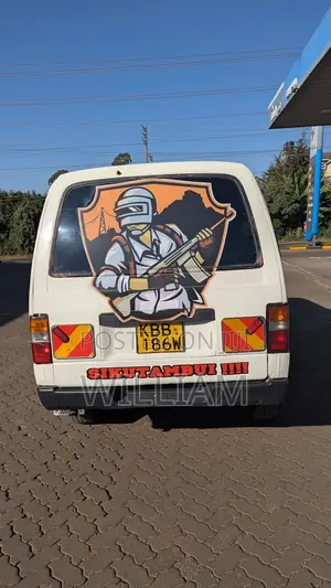 Nissan Caravan (Urvan) 2000 White
