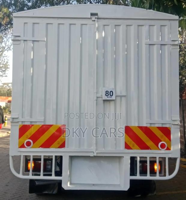Isuzu NPR 2016 White - thumbnail 5