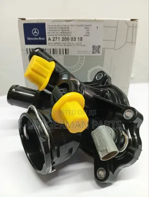 Genuine Mercedes Engine Thermostat Housing M271 CGI.