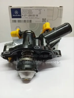 Genuine Mercedes Engine Thermostat Housing M271 CGI.