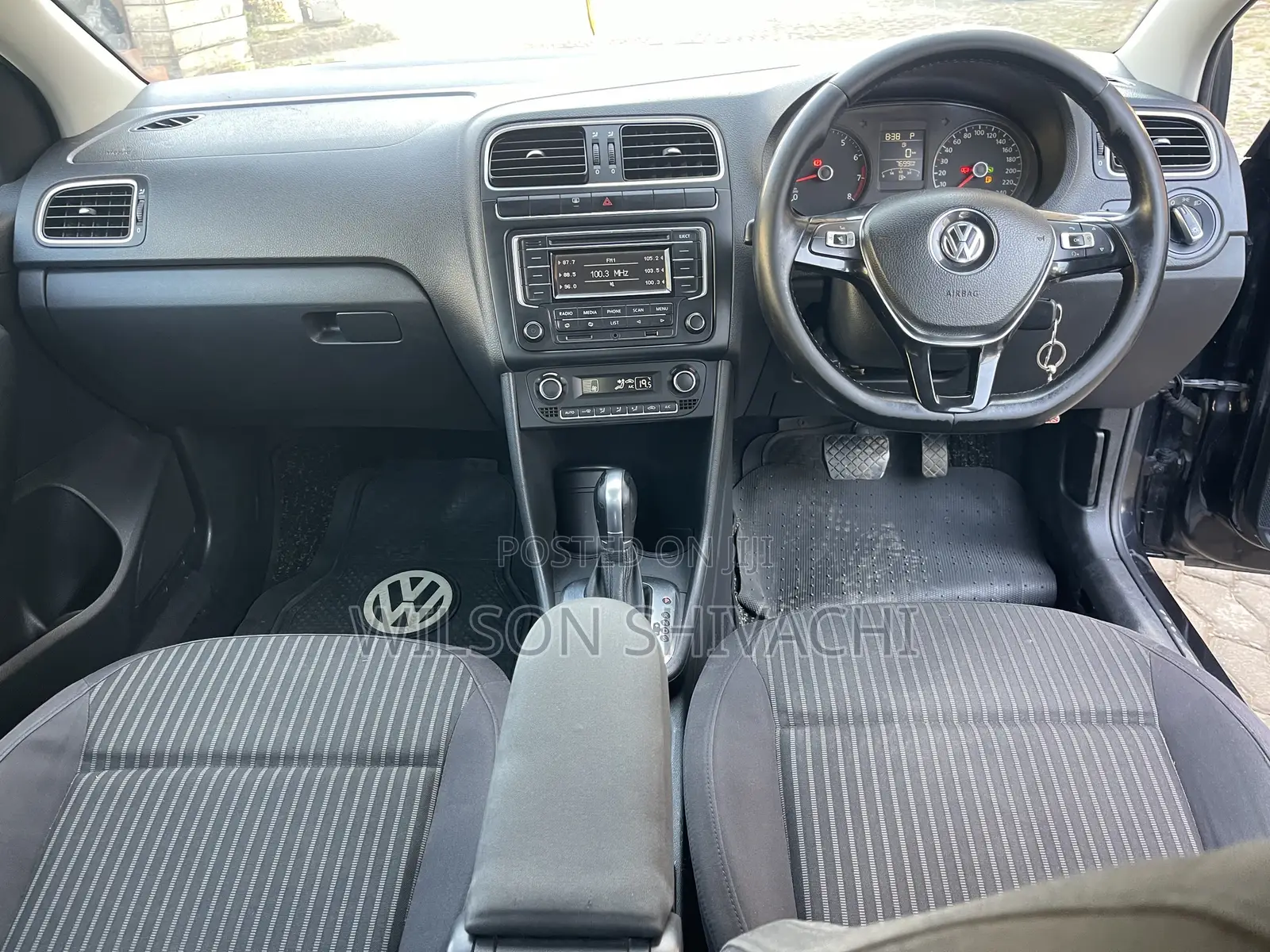Volkswagen Polo 2014 Black