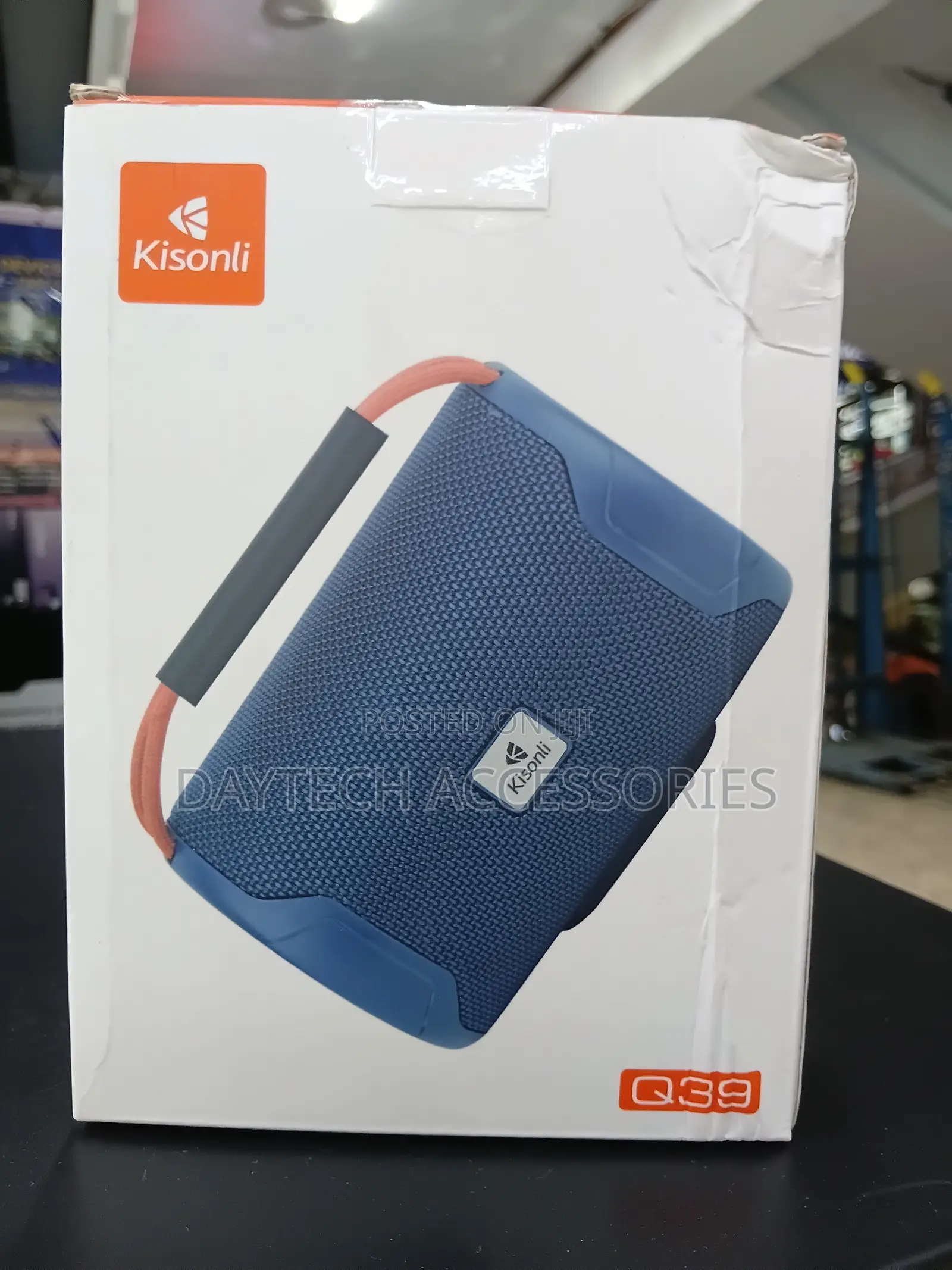 The Kisonli Q39 Is an 8W Mini Portable Wireless Bluetooth Speaker