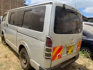 Toyota HiAce 2012 Silver