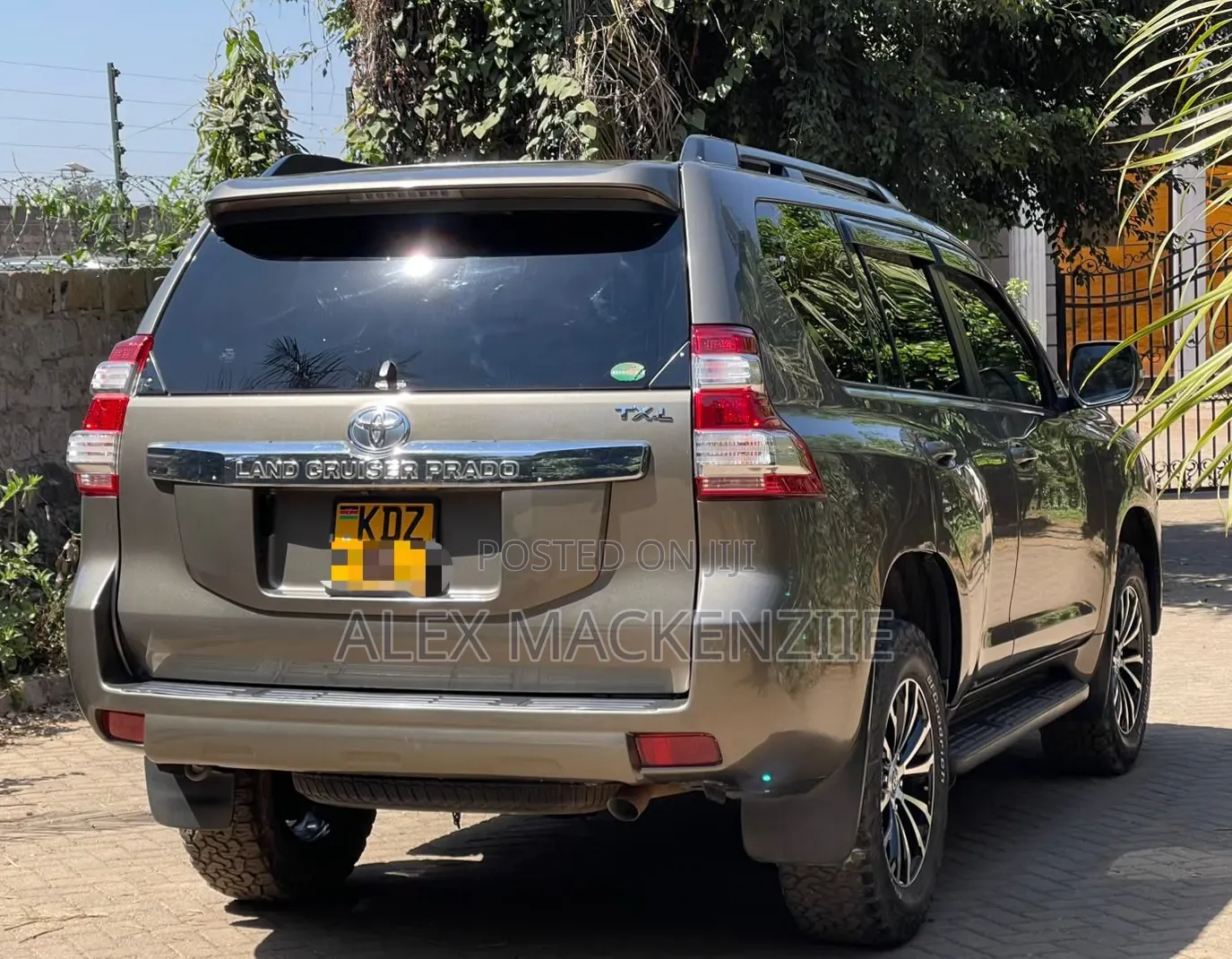 Toyota Land Cruiser Prado 2016 Gold