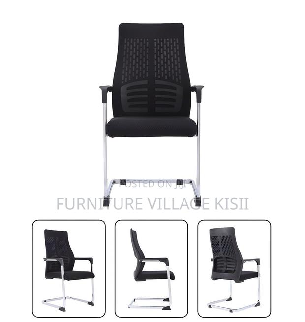 Office Chair: Ergonomic Mesh Visitors Seat - thumbnail 7